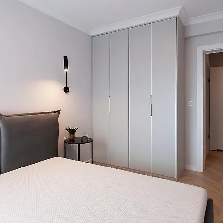Komfortowy Apartament W Centrum Miasta. Wroclaw